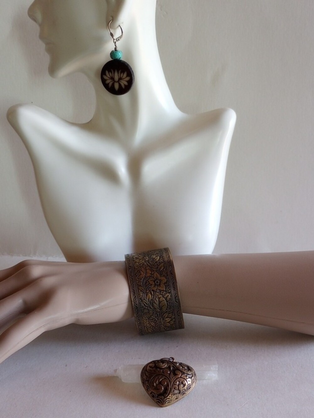 VINTAGE LOT EMBOSSED BRASS  FLORAL CUFF BRACELET, PENDANT, INLAID SHELL EARRINGS